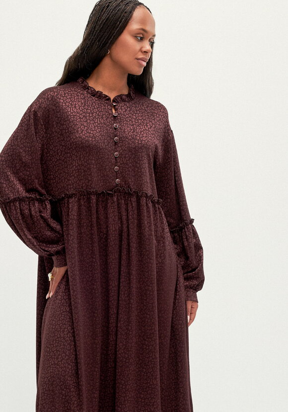 Платье свободного кроя с кокеткой шир.  580, рис. 10