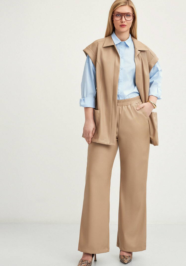 Брюки прямые из экo-кожи шир.  750, рис. 19