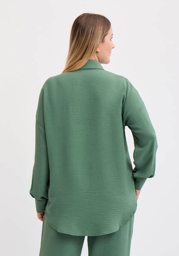 Рубашка свободного кроя с ассиметричным низом шир.  580, рис. 9