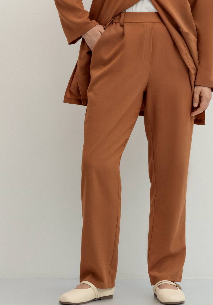 Брюки прямого кроя на резинке по поясу шир.  750, рис. 23