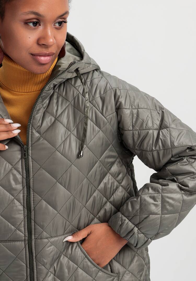 Куртка стёганая с капюшоном шир.  750, рис. 17