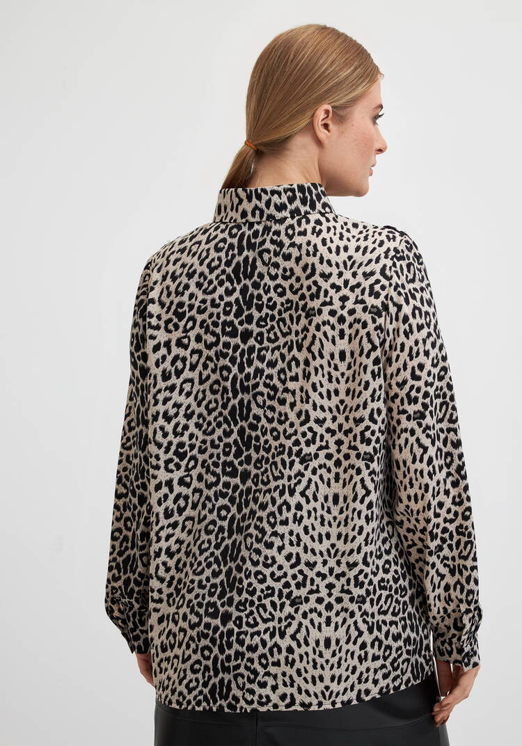 Блуза с анималистическим принтом и кружевом шир.  750, рис. 10