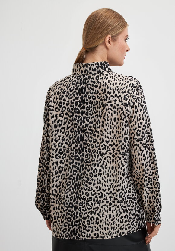 Блуза с анималистическим принтом и кружевом шир.  580, рис. 10