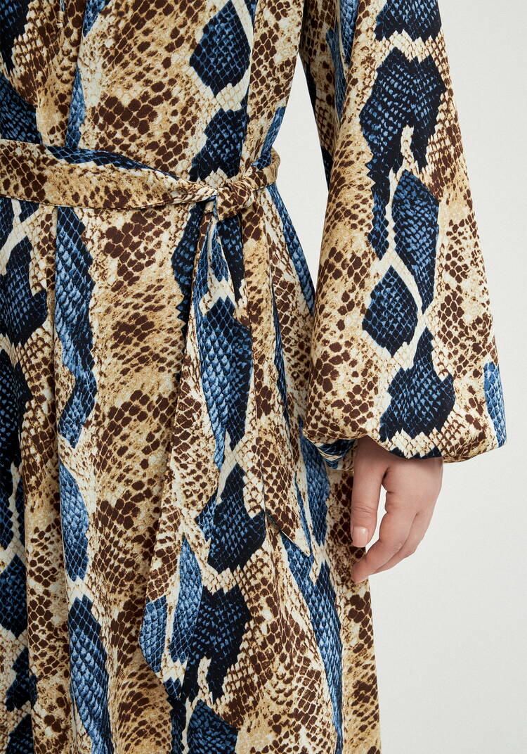 Платье с анималистичным принтом Дана шир.  750, рис. 6