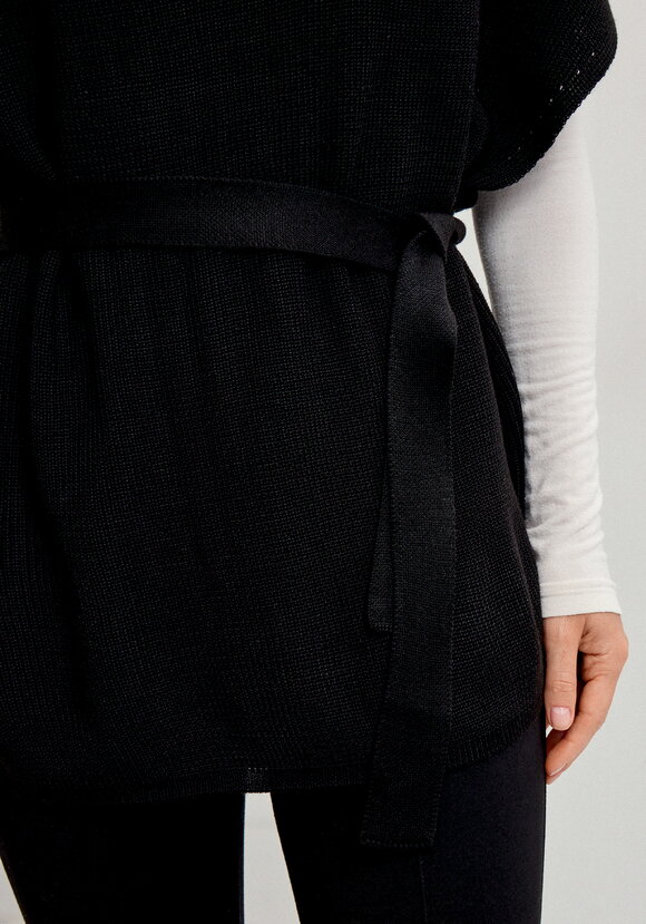 Джемпер-жилет с высоким горлом и поясом шир.  580, рис. 5