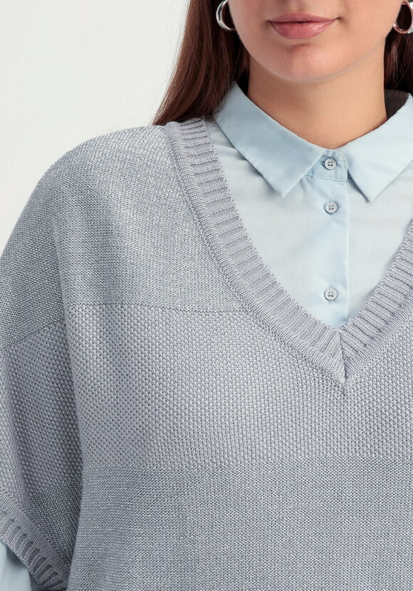 Жилет с V-образным вырезом свободного кроя шир.  580, рис. 5