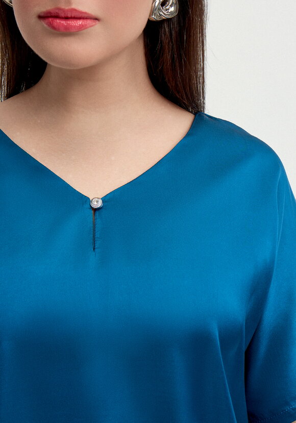 Блуза шелковая с V-образным вырезом шир.  580, рис. 14