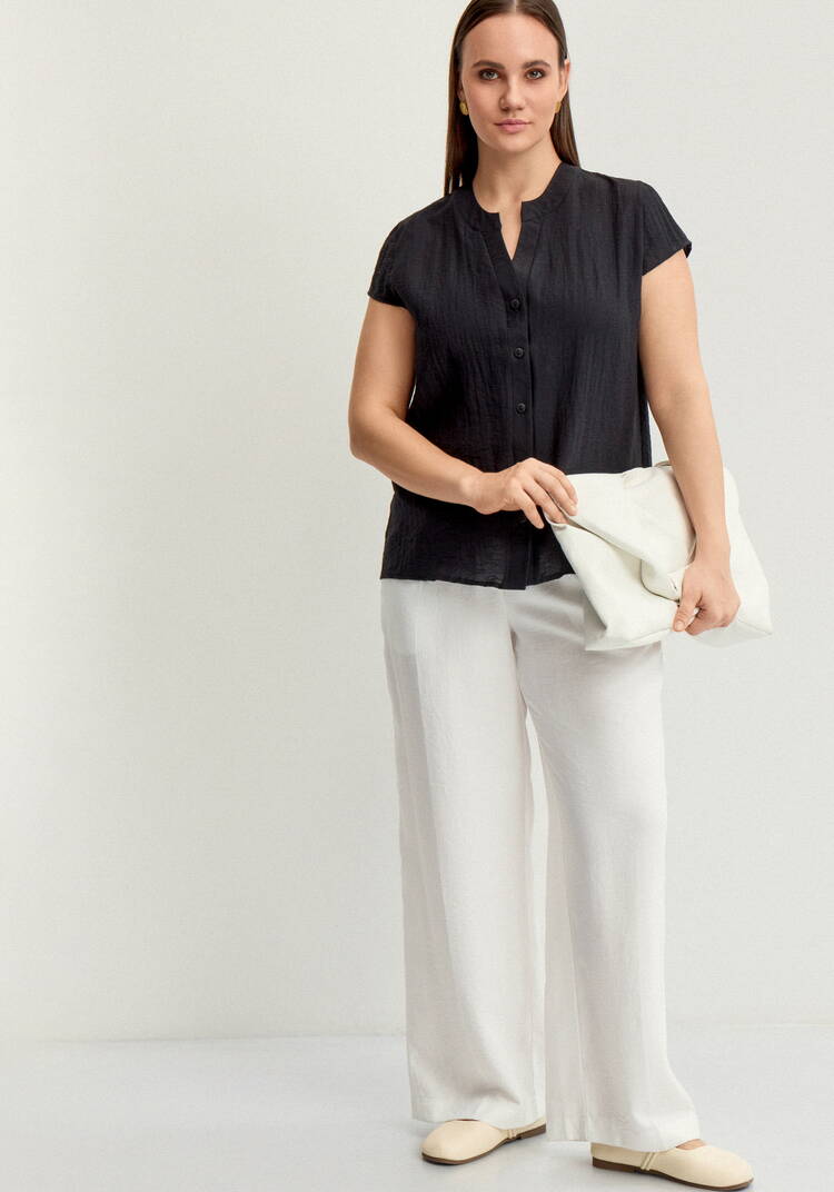 Блуза с разрезом на груди и коротким рукавом шир.  750, рис. 9