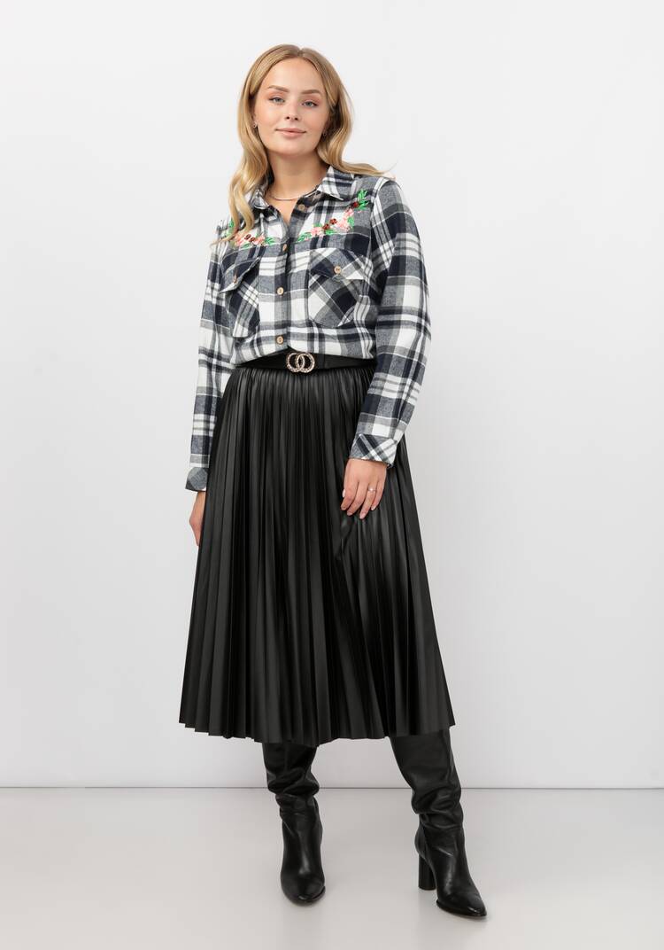 Рубашка в клетку с вышивкой и карманами шир.  750, рис. 10