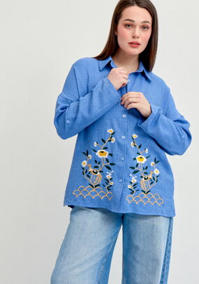 Рубашка с цветочной вышивкой по низу