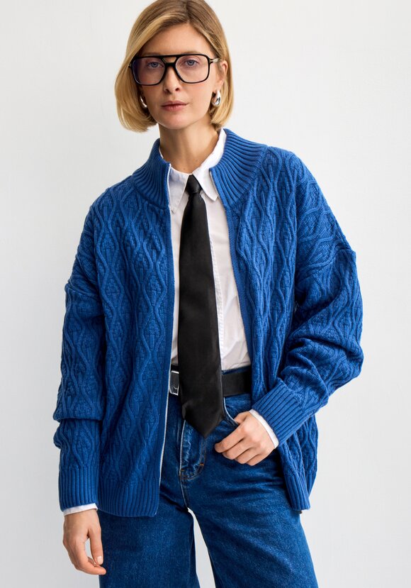 Кардиган на молнии с вязкой в виде ромбов шир.  580, рис. 18