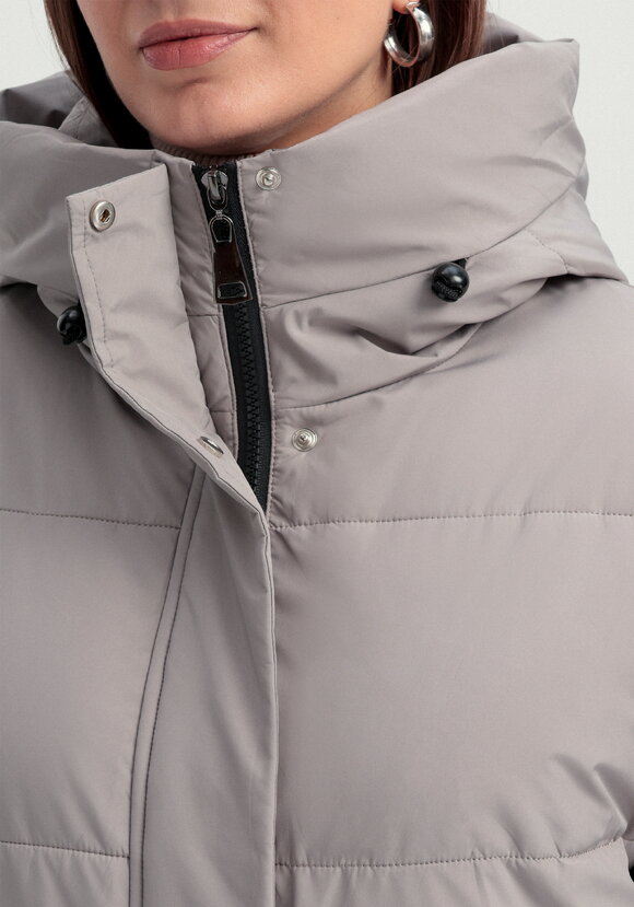 Пуховик стеганый с асимметричными карманами шир.  580, рис. 15