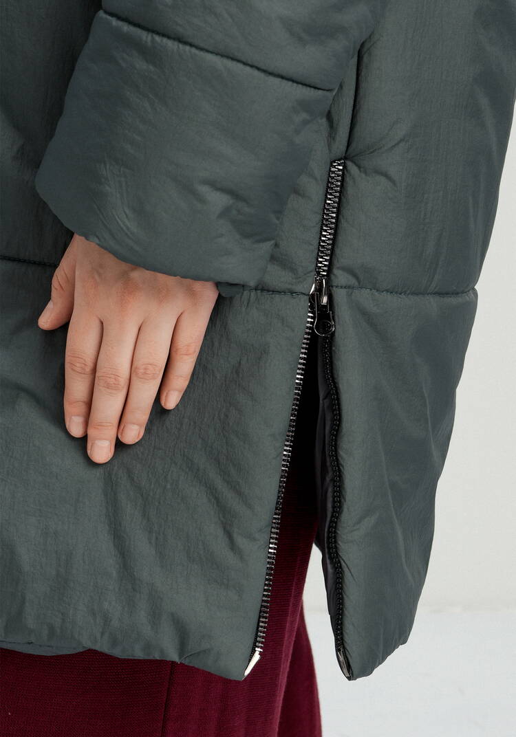 Пальто удлиненное с меховым капюшоном шир.  750, рис. 17