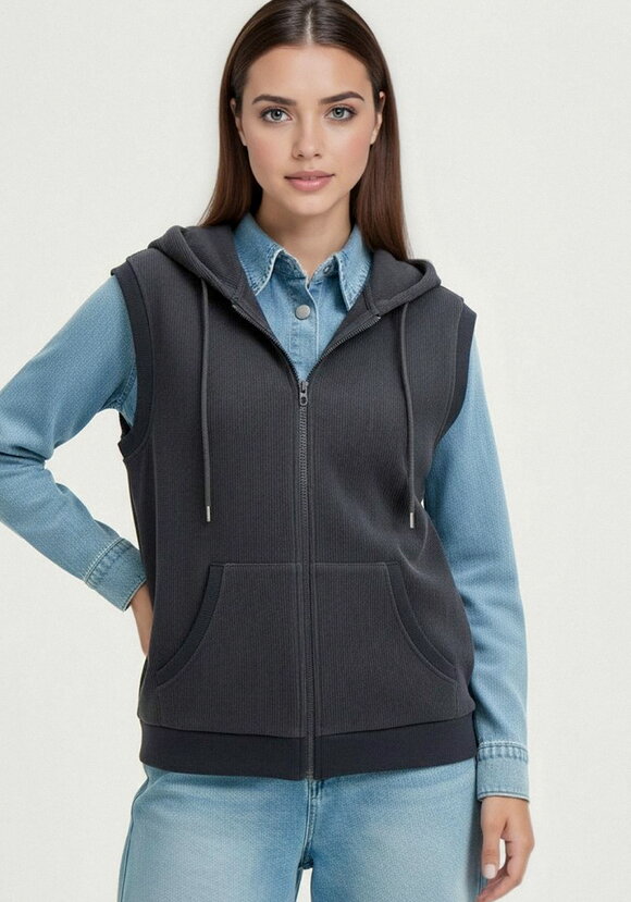 Жилет из микровельвета с начёсом шир.  580, рис. 17