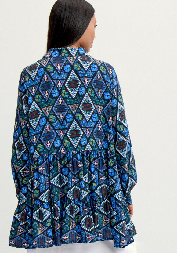 Блуза свободная с воланами по низу шир.  580, рис. 11