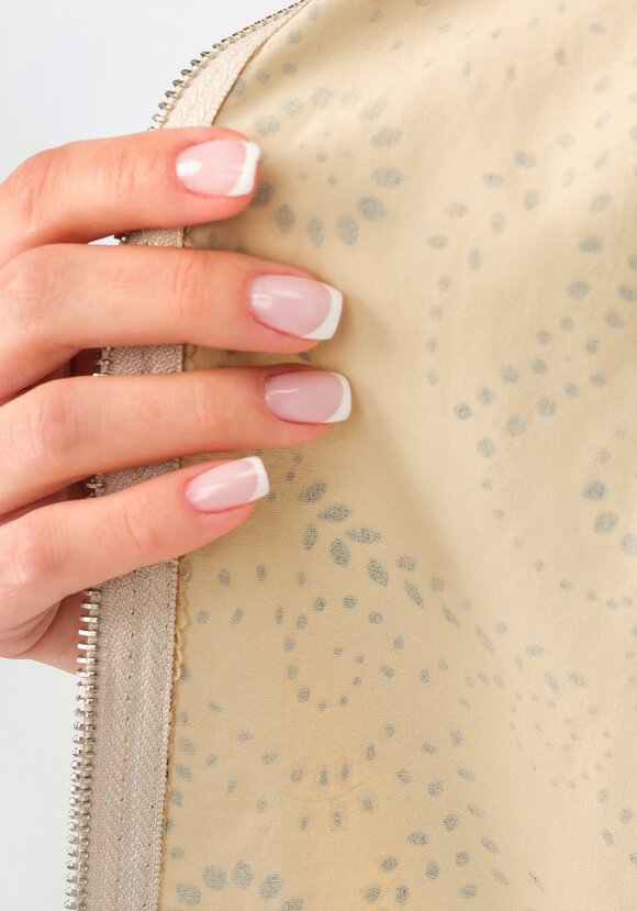 Ветровка с цветочным принтом шир.  580, рис. 6