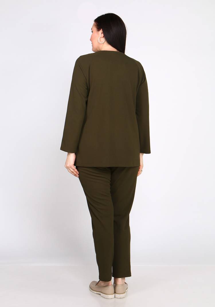 Костюм однотонный с отделкой из бусин шир.  750, рис. 3