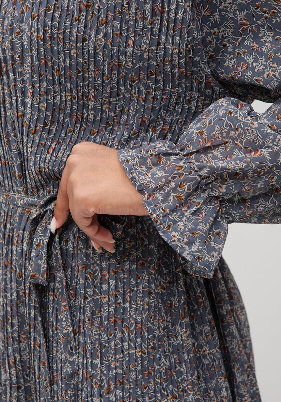 Платье Асие шир.  580, рис. 12