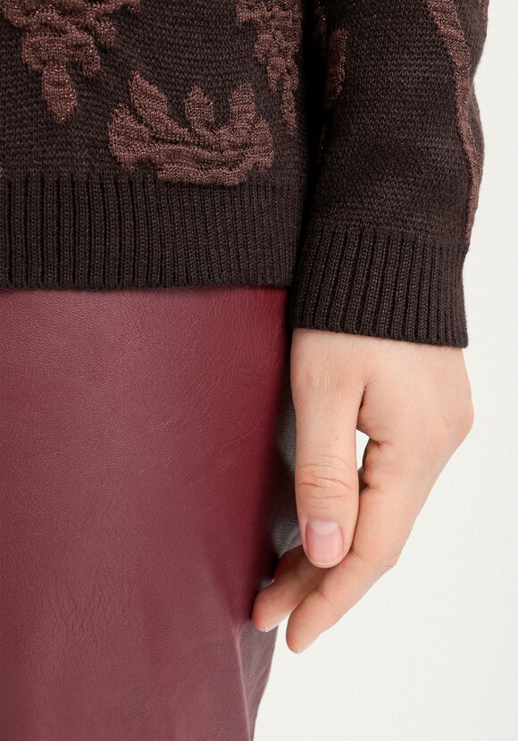 Джемпер с геральдическим орнаментом шир.  580, рис. 6