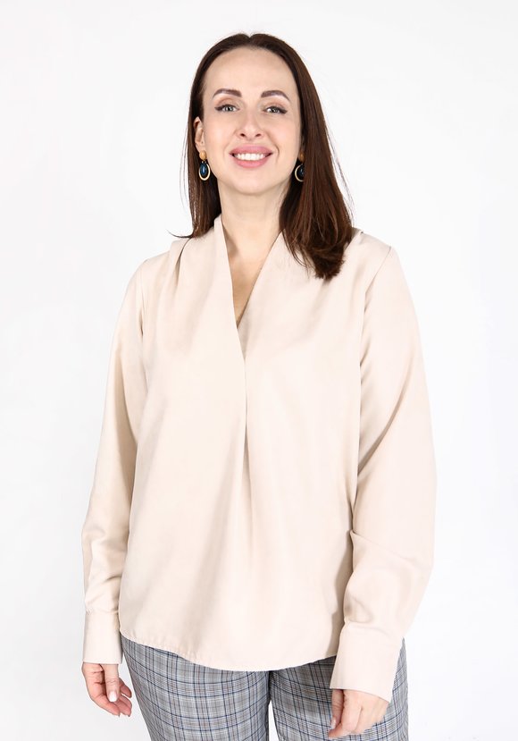 Блуза с V-вырезом горловины шир.  580, рис. 9