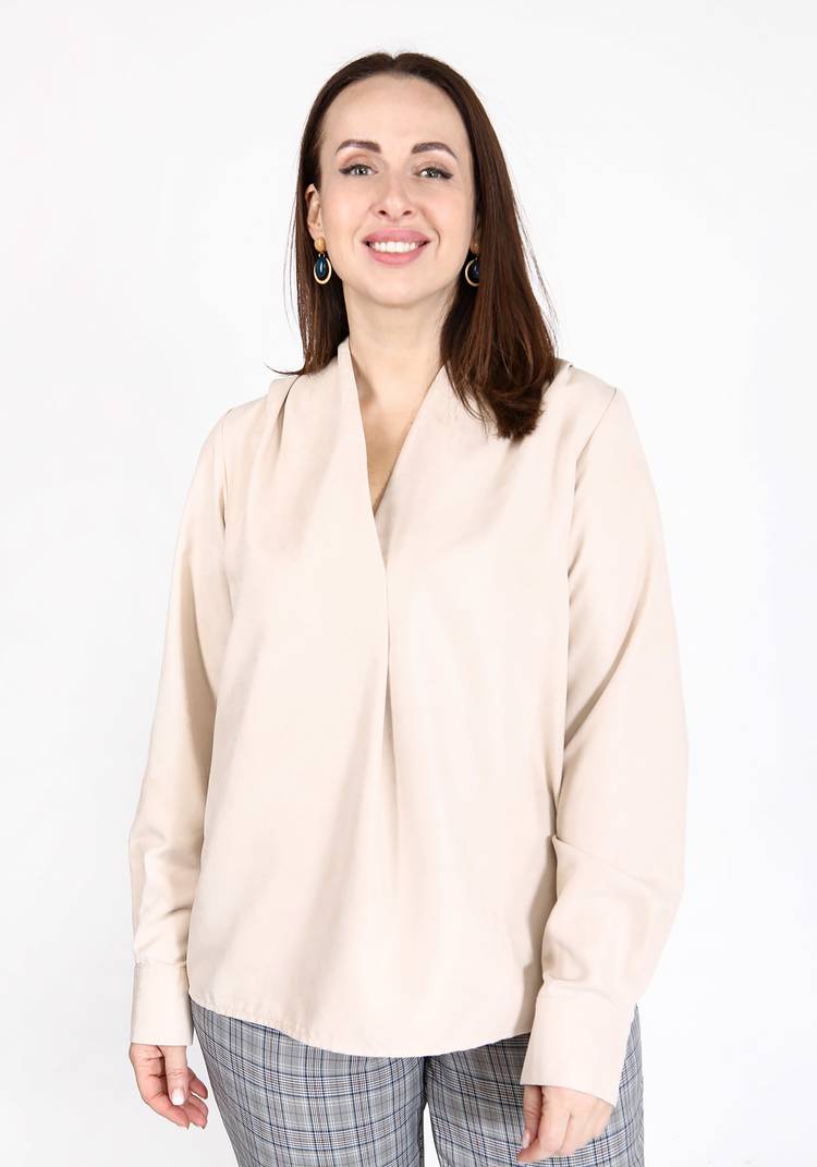 Блуза с V-вырезом горловины шир.  750, рис. 9