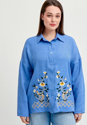 Рубашка с цветочной вышивкой по низу