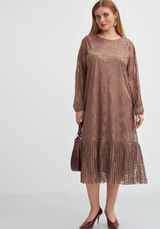 Платье кружевное с ярусом
