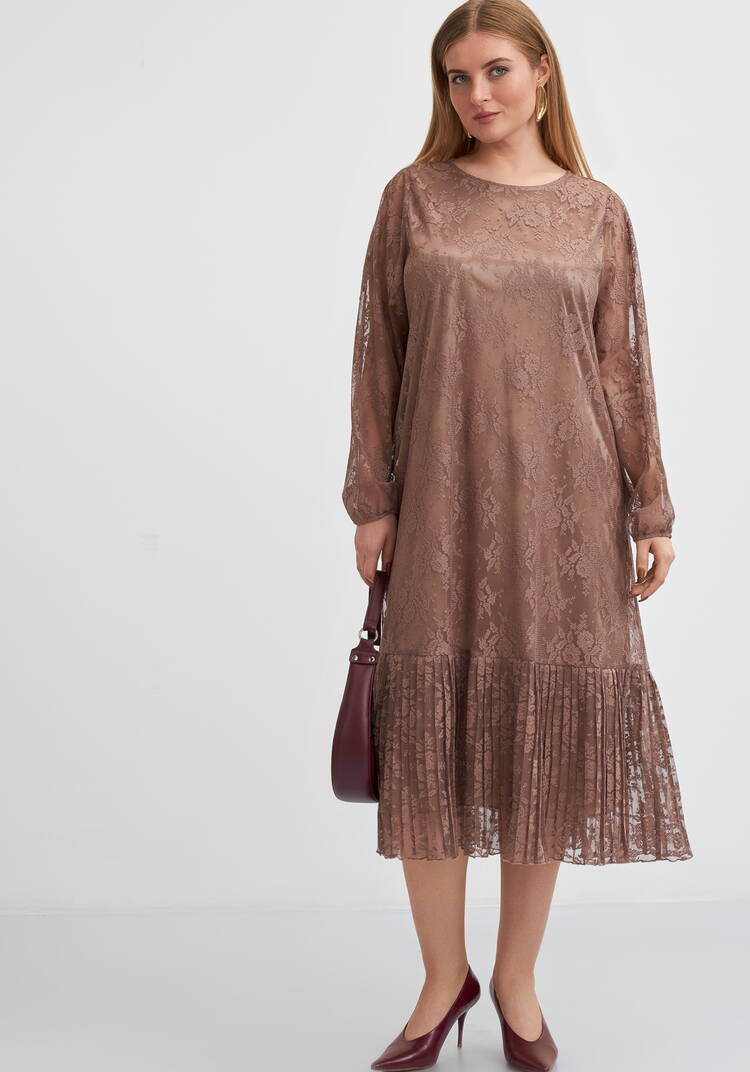 Платье кружевное с ярусом шир.  750, рис. 1