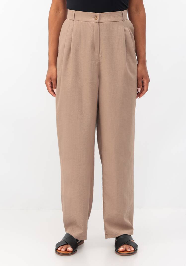 Брюки свободного кроя с защипами на поясе шир.  750, рис. 12