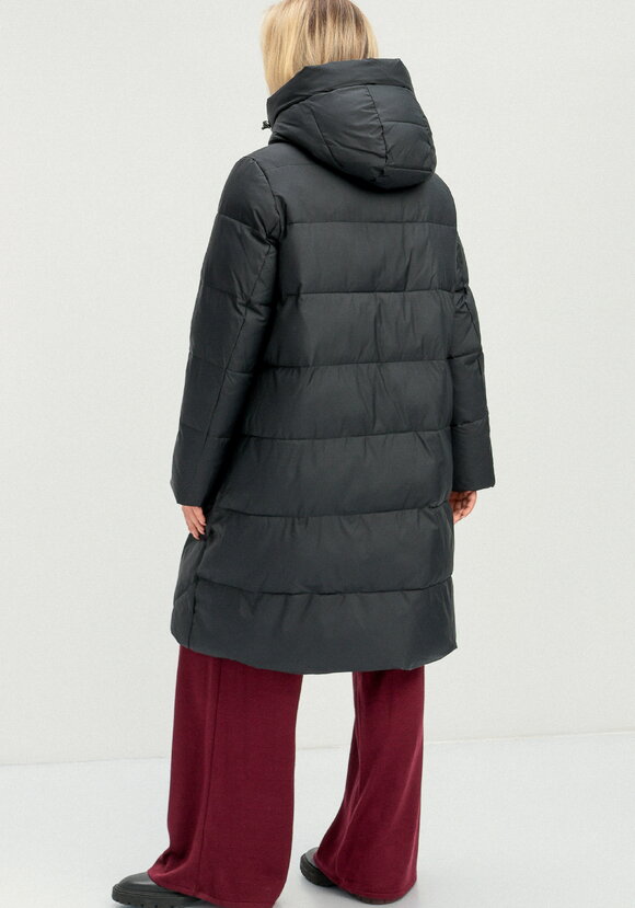 Пуховик стеганый свободного кроя с капюшоном шир.  580, рис. 33