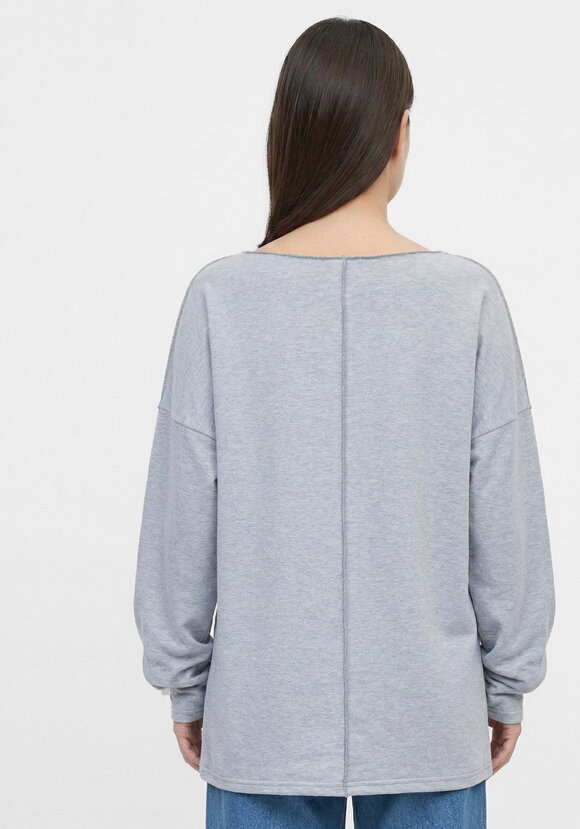 Лонгслив со спущенным плечом и оверлоком шир.  580, рис. 7