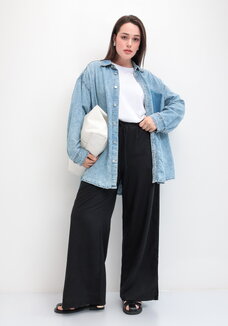 Брюки широкие на резинке со шнурком