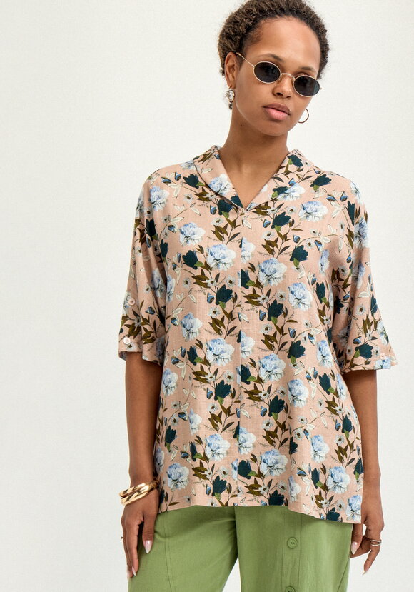 Блуза со спущенным плечом и с воротом шаль шир.  580, рис. 15