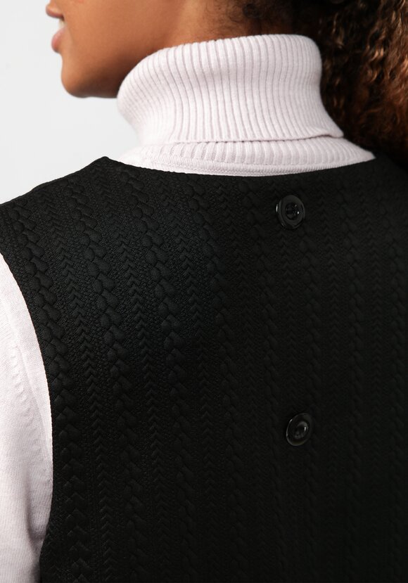 Жилет из фактурной трикотажной ткани шир.  580, рис. 18