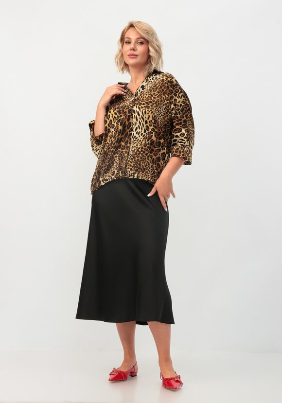 Блуза с патами на рукавах и брошью шир.  580, рис. 8