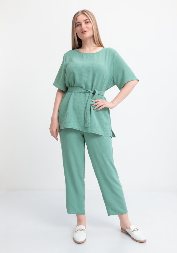 Костюм с брюками из легкой ткани шир.  580, рис. 17