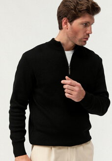 Джемпер с воротником-стойкой на молнии