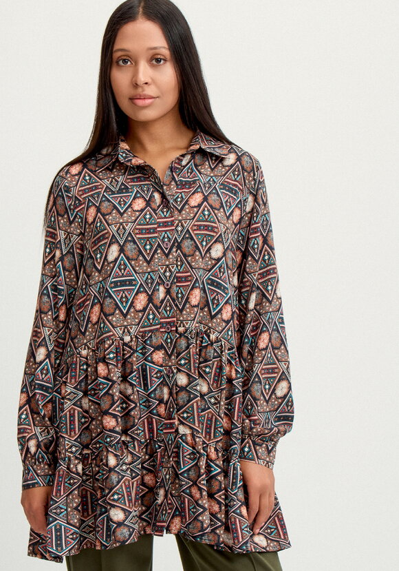 Блуза свободная с воланами по низу шир.  580, рис. 20