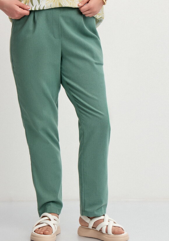 Брюки изо льна длиной 7/8 шир.  580, рис. 22