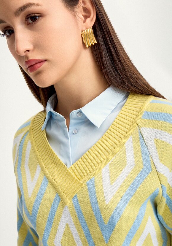 Джемпер с геометрическим рисунком шир.  580, рис. 34