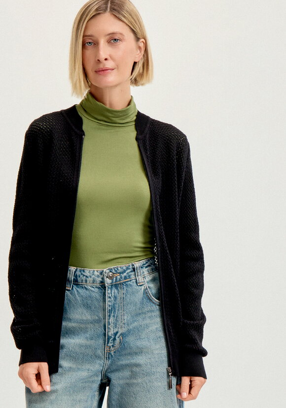 Бомбер ажурный на свободу движения шир.  580, рис. 29