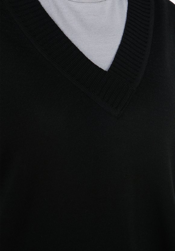 Жилет классический с V-образным вырезом шир.  580, рис. 4