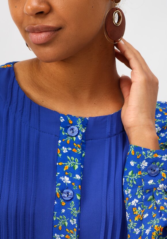 Блуза со складками впереди шир.  580, рис. 5