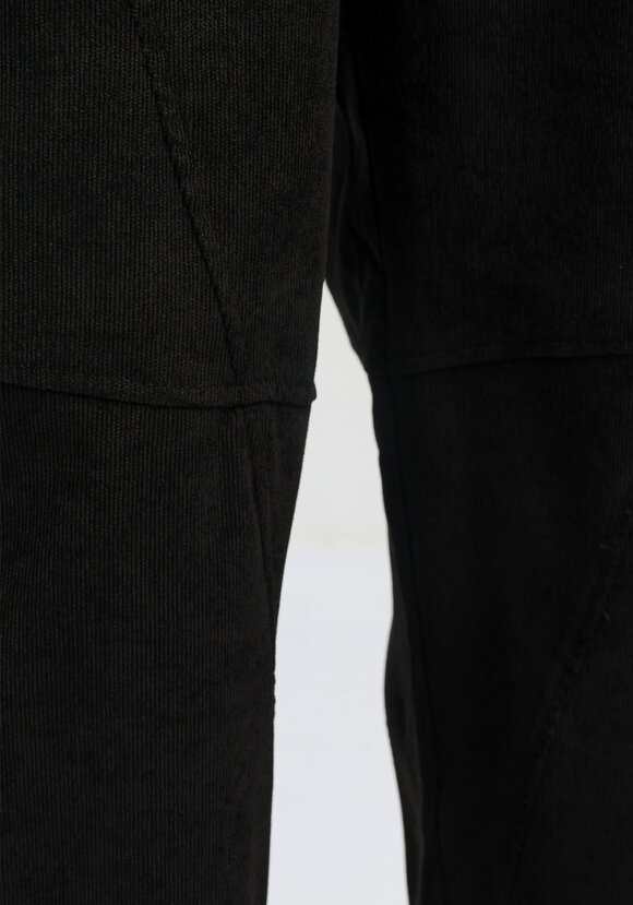 Брюки вельветовые с декоративной отстрочкой шир.  580, рис. 6