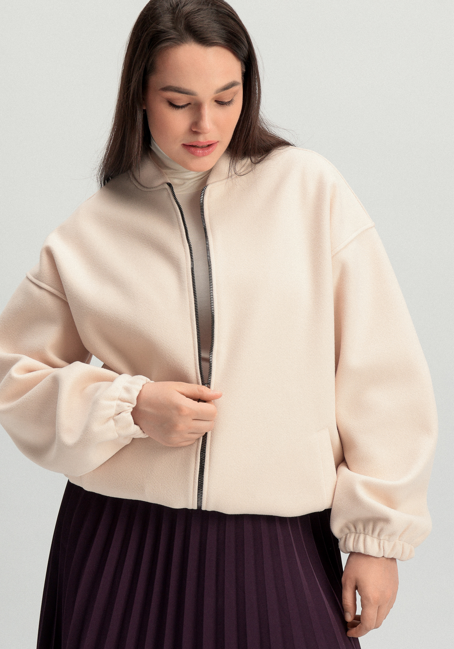 Бомбер свободного кроя на молнии 1499₽