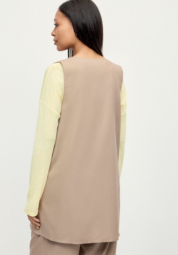 Жилет изо льна Медея шир.  580, рис. 10