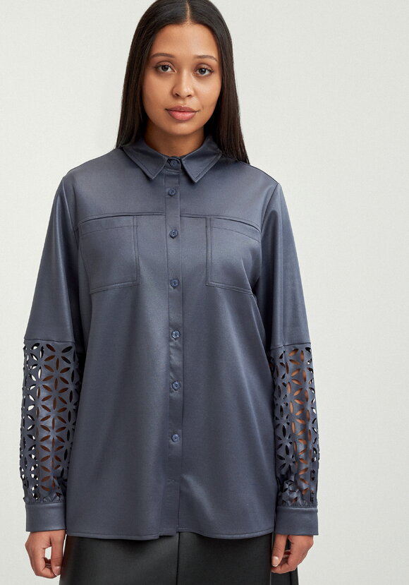 Блуза с перфорацией на рукавах шир.  580, рис. 4