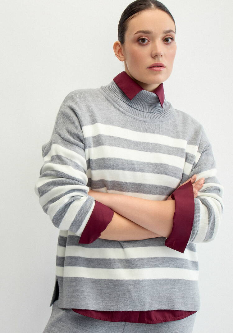 Свитер в полоску с высокой горловиной шир.  750, рис. 19