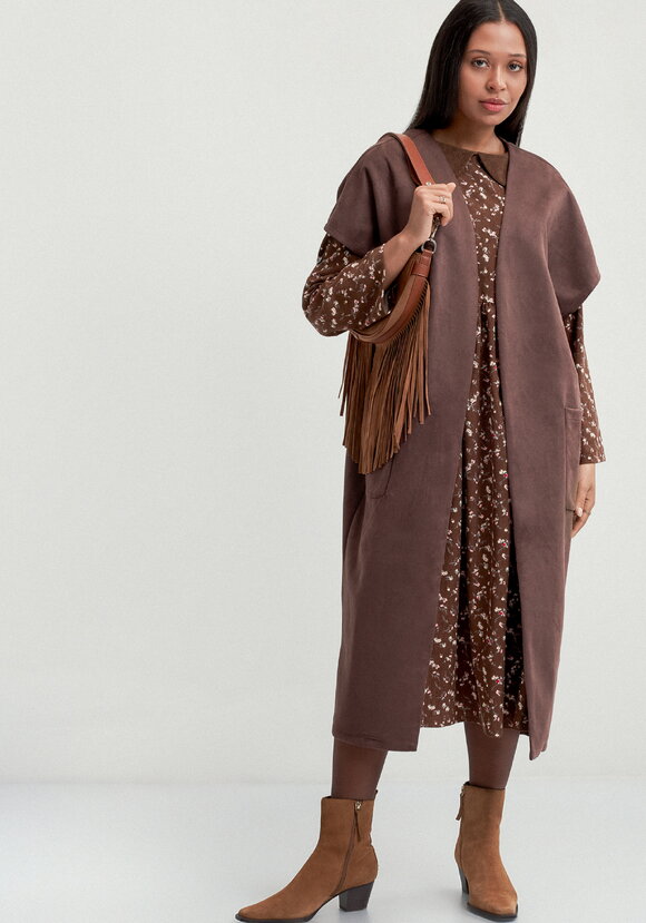 Жилет на запах со спущенным плечом шир.  580, рис. 1