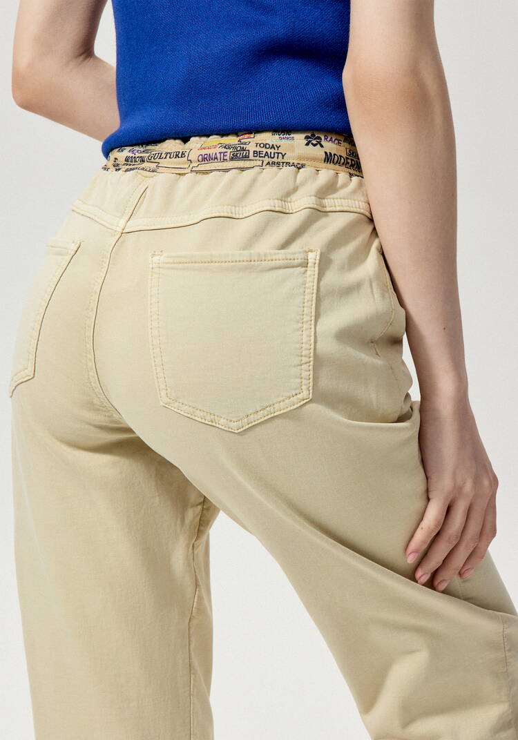 Джинсы с принтом по поясу шир.  750, рис. 15